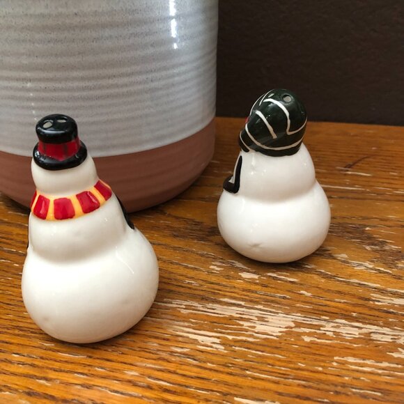 Pfaltzgraff Collectibles Snowman Folk Hand-Painted Sculpted Salt & Pepper Set - Picture 3 of 5